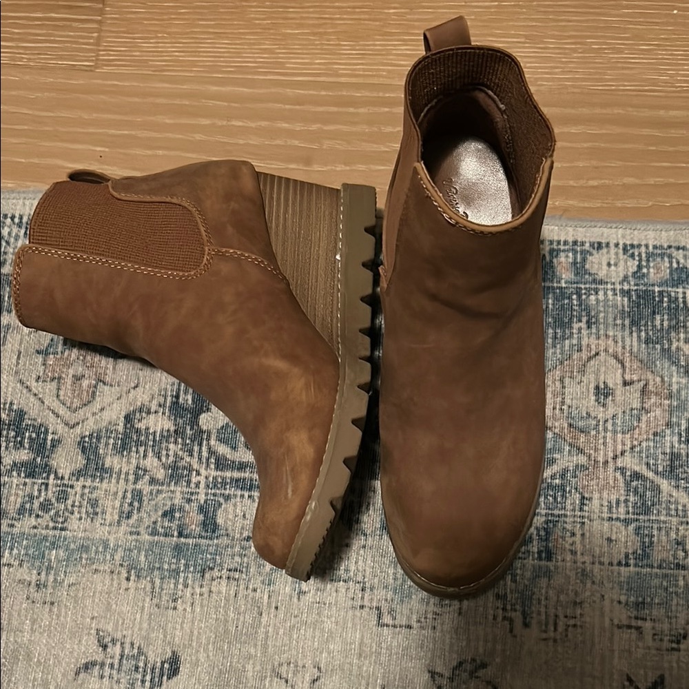 Universal Thread Brown Ankle Booties